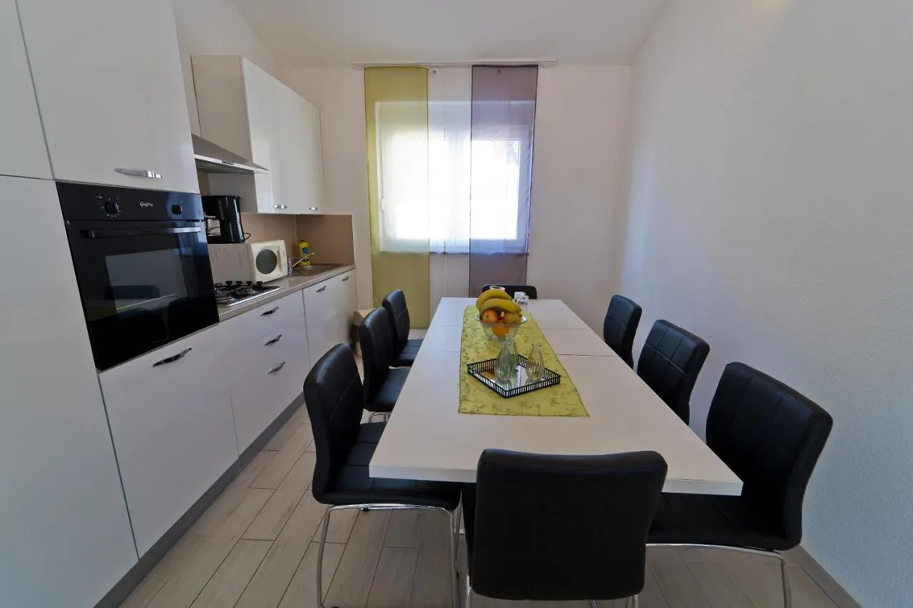 Villa Nal With Private Pool Near Pula