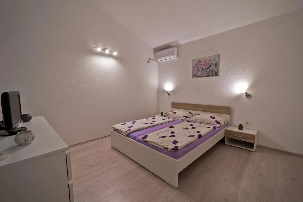 Villa Nal With Private Pool Near Pula Croatia