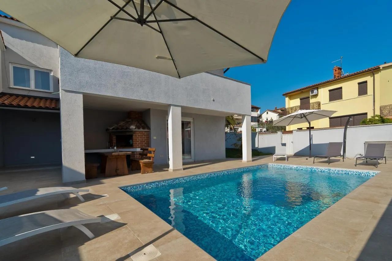 Villa Nal With Private Pool Near Pula