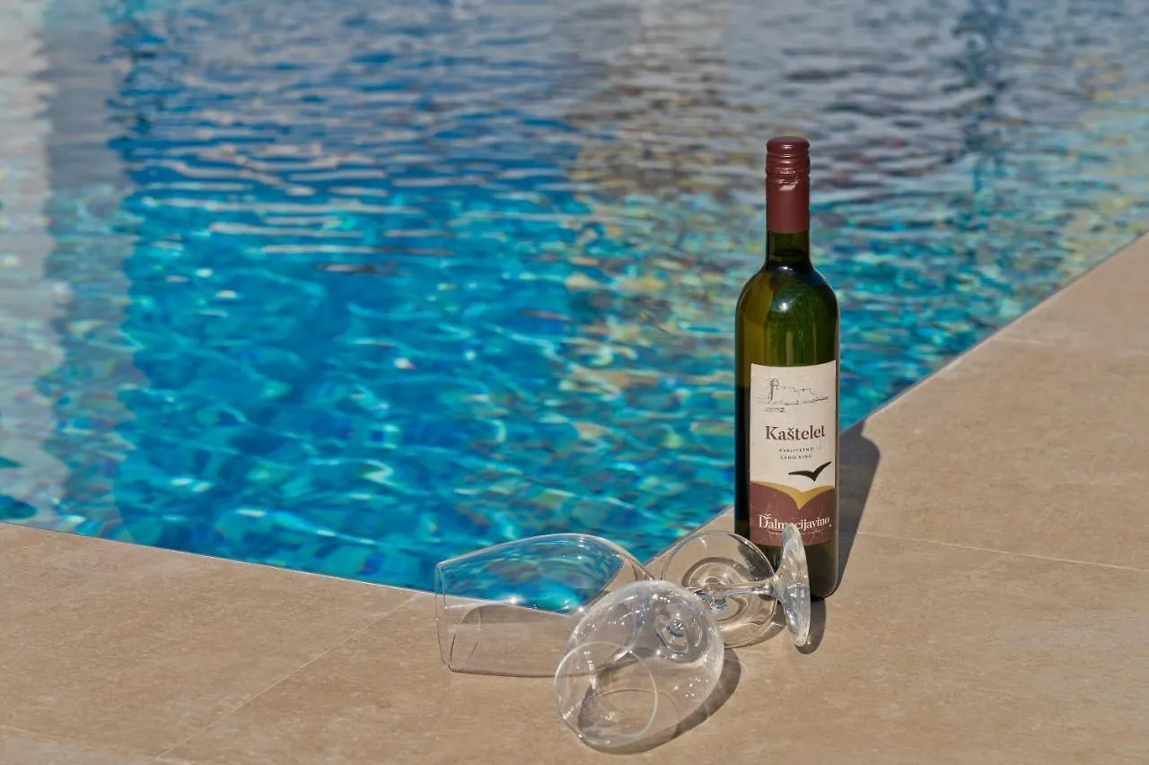 Villa Nal With Private Pool Near Pula Croatia